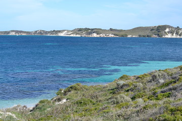 Fototapeta na wymiar rugged coast of Rotnest Island Perth Australia