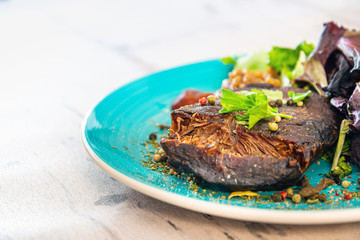fondant beef paleron and its juice at the winemaker