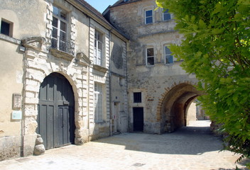 Fototapeta na wymiar Ville de Mortagne-au-Perche, Maison des Comtes du Perche et la Porte Saint-Denis, département de l'Orne, France
