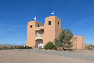 Fototapeta premium Sacred Heart Church in Nambe, New Mexico on clear sunny day