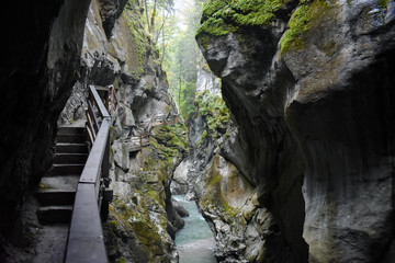 Wandern in der Klamm in Österreich