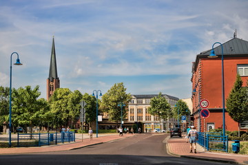 bitterfeld, deutschland - idyllische straße in der altstadt