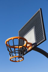 Basketball draussen: Spiel Brett und Korb