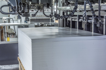 Input or load of paper in an offset printing machine measures 72/102