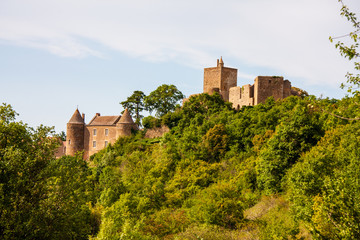 Fototapeta na wymiar Burg in Brancion im Burgund in Frankreich