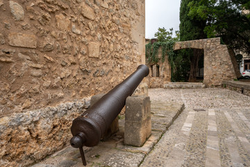 Fototapeta na wymiar Kanone auf Mallorca, Spanien