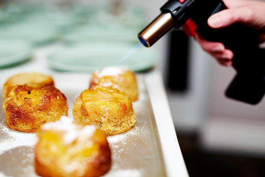 Caramelised pineapple cakes