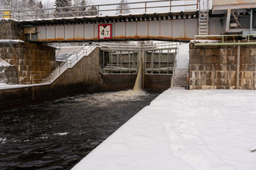 Fototapeta na wymiar Kanal, Varkaus, Finnland