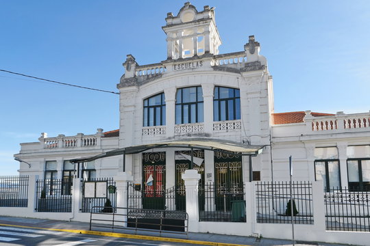 'Escuela de Sada'. Modernist building officially opened in 1927