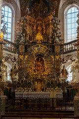 Der Kircheninnenraum des Klosters Andechs
