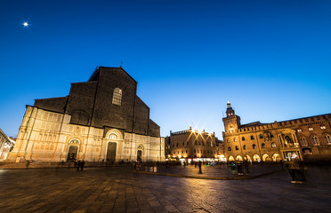 Fototapeta na wymiar Piazza Maggiore, Bologna, Italy