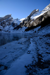 Fototapeta na wymiar Seealpsee en hiver - Suisse