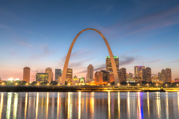 St. Louis, Missouri, USA Downtown Cityscape on the Mississippi River - obrazy, fototapety, plakaty