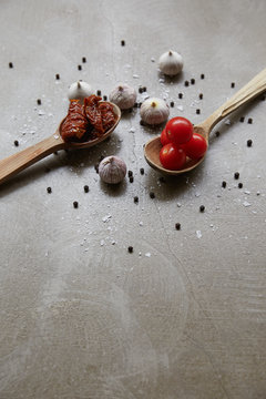 Tomatoes and garlic