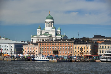 Fototapeta na wymiar view of city of Helsinki
