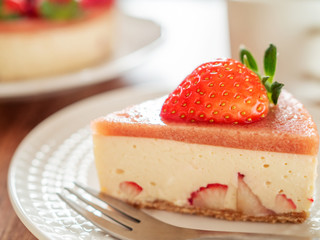 苺のレアチーズケーキ