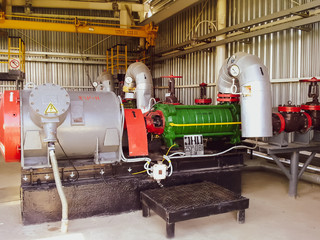 Centrifugal pump for pumping oil.