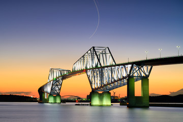 東京ゲートブリッジと航跡