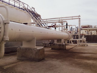 Heat exchanger in a refinery