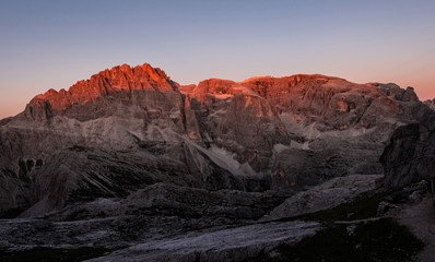 Fototapeta na wymiar alpine sunrise