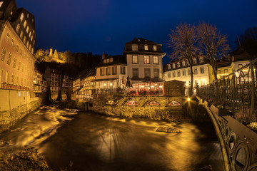 Fototapeta na wymiar City centre of the historic half-timbered town of Monschau
