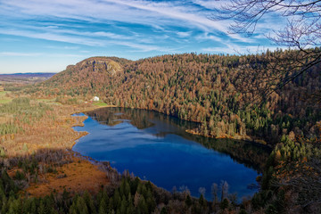 Fototapeta na wymiar Bonlieu lake - Lac de boulieu