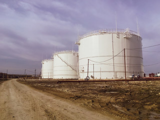 Storage tanks for petroleum products