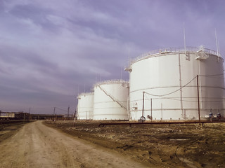 Storage tanks for petroleum products