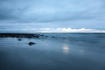 Langzeitbelichtung am Strand der Lofoten