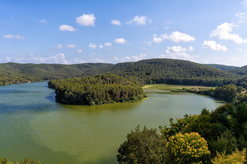 Obraz premium Pantano de foix catalonia spain green lake