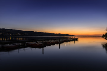 Obraz premium sunset at lake