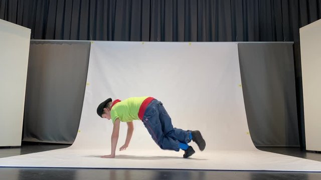 child boy dancing breakdance