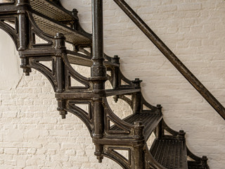 Escalier métallique ancien de l'architecture