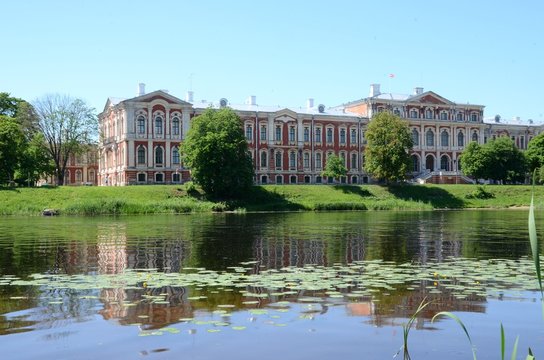 das gr&ouml;&szlig;te Barockschloss im Baltikum: Schloss Jelgava (Jelgavas pils), Lettland