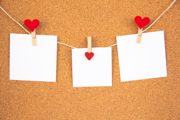 blank note paper on cork board