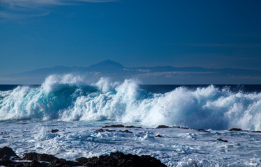 Gran Canaria, breaking waves