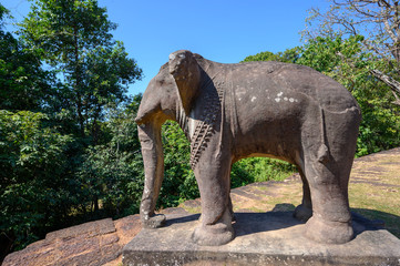 Fototapeta na wymiar Elephant de pierre baray oriental