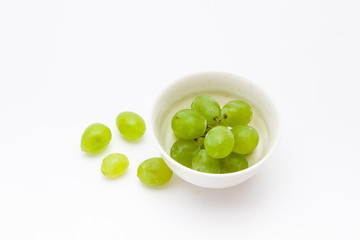 Green grapes with bowl 