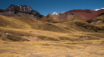 Road to Vinicunca, rainbow mountain, Perù