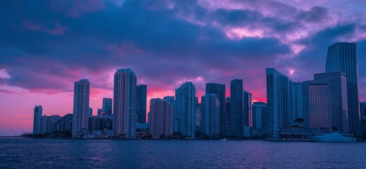 sunset city miami florida skyline sky colors cityscape buildings skyscrapers downtown aquatic traveling night