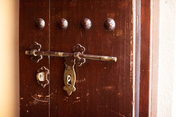 Obraz premium Ancient doors on the streets of old Dubai