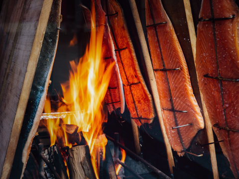 Flammlachs auf dem k&ouml;lner Weihnachtsmarkt 