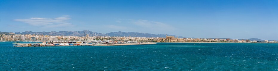 Fototapeta na wymiar View of Palma de Mallorca from sea, Spain