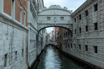 Fototapeta na wymiar Morning view of the Bridge of Sighs in Venice.