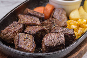 サイコロステーキ