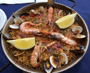 Seafood paella