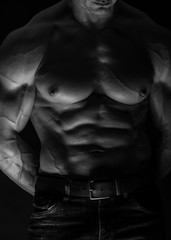 Obraz na płótnie Canvas Young bodybuilder