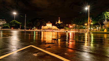 Naklejka premium Bangkok Nighttime Light Streaks
