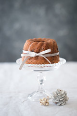 リボンとクグロフケーキ