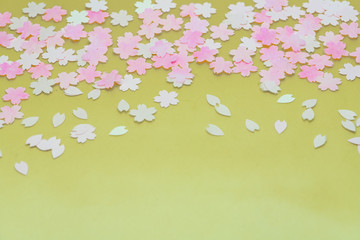 和紙で表現した桜吹雪（背景グラデーション・花吹雪・サクラ・さくら・花びら・ハート形・４月・春）